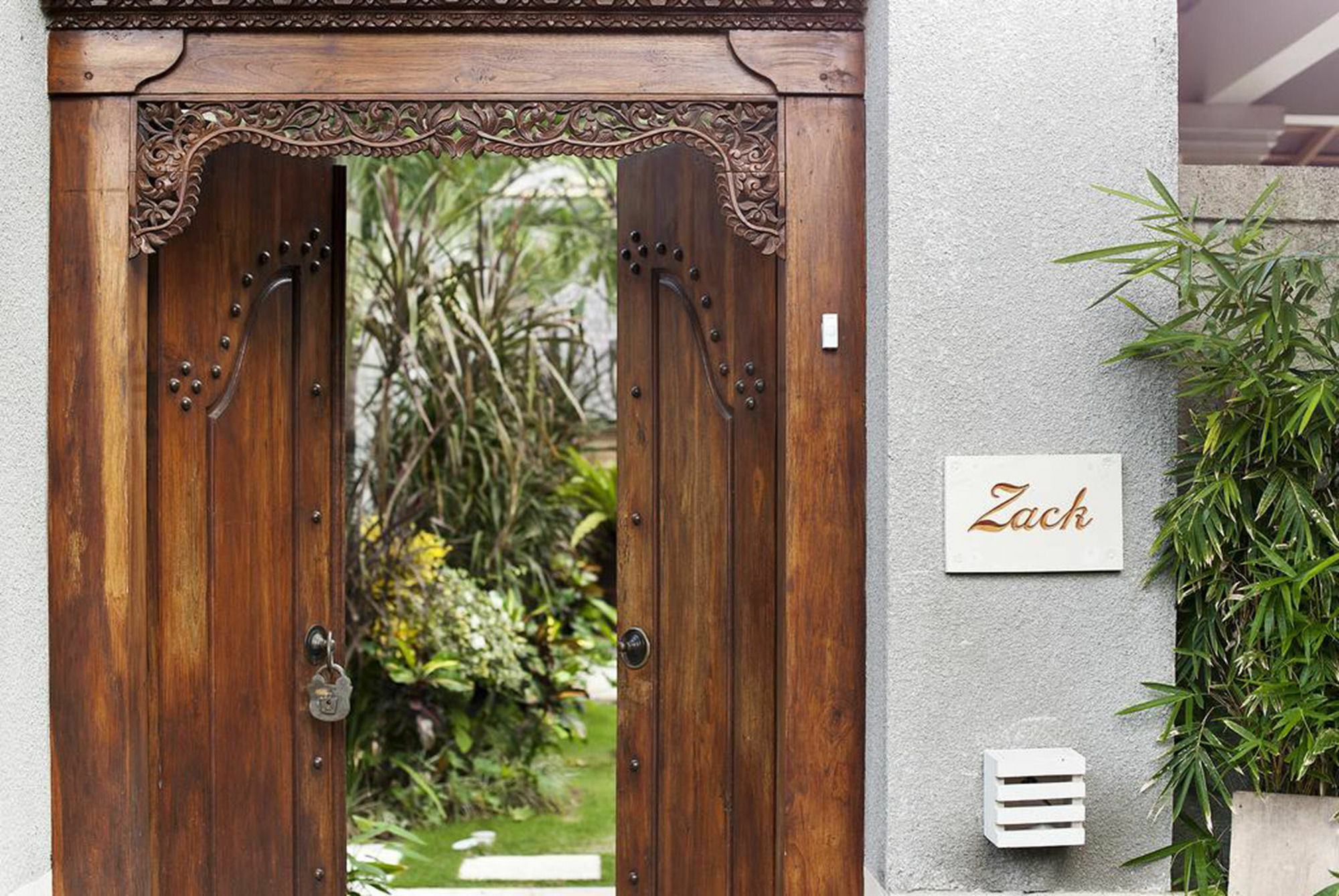 Zanissa * Seminyak (Bali)